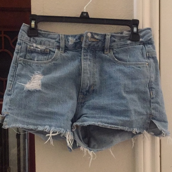 h&m ripped denim shorts